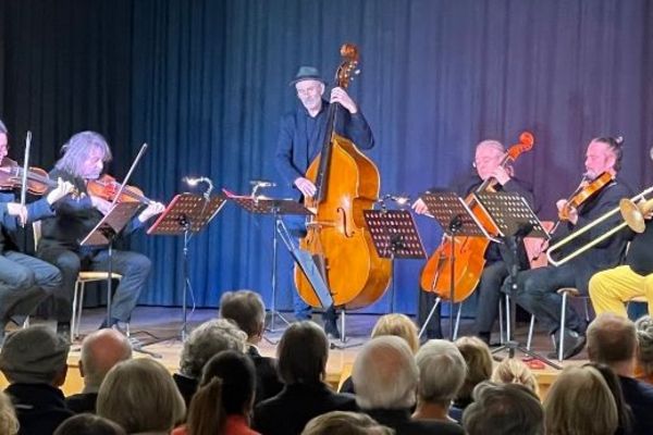 Spring String Quartet, Wolfram Derschmidt (Mitte) und Paul Zauner (rechts)