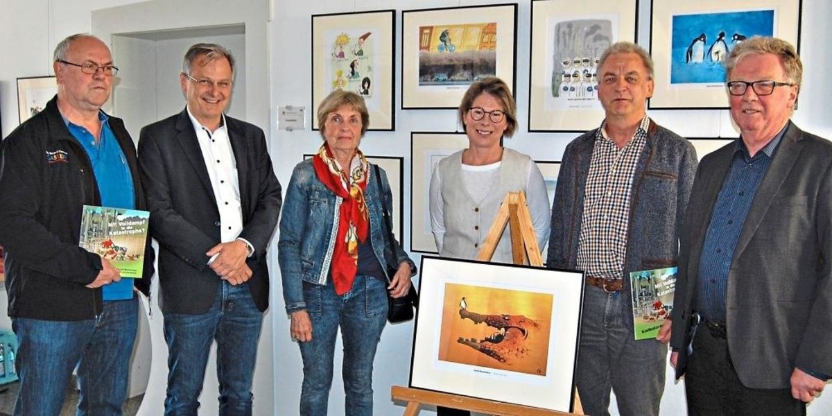 Bürgermeister Stephan Dorn (2.v.l.), (v.r.) Pfarrer Monsignore Dr. Hans Würdinger, 3. Bürgermeister Uwe Pischl, Organisatorin Daniela Salzberg, Gemeinderätin Annemarie Bernhardt und Gemeinderat Hans Oberpeilsteiner.