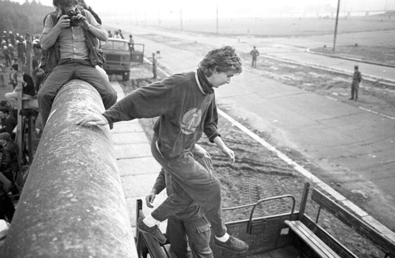 Flucht von West- nach Ost-Berlin: Am 1. Juli 1988 sprangen rund 180 Besetzer*innen des sogenannten Lenné-Dreiecks über die Berliner Mauer auf der Flucht vor der West-Berliner Polizei. 